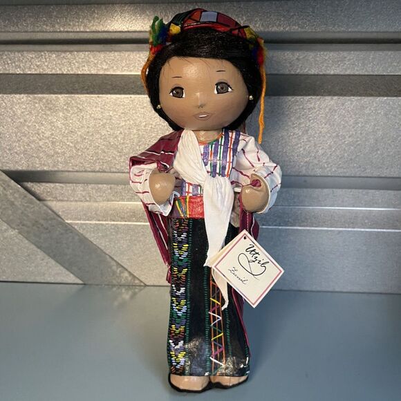 Vintage Guatemalan Mother with Baby Doll – Hand Painted Papier-Mâché & Textile - Picture 1 of 10